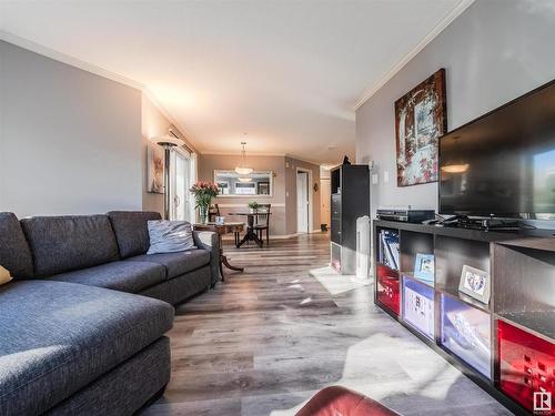 310 9938 104 Street, Edmonton, AB - Indoor Photo Showing Living Room