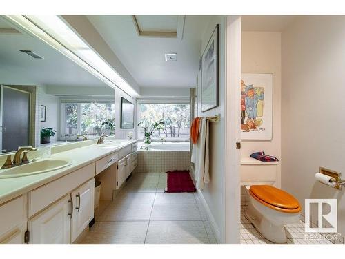 4 14812 45 Avenue, Edmonton, AB - Indoor Photo Showing Bathroom