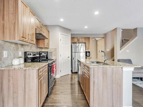 16725 120 Street, Edmonton, AB - Indoor Photo Showing Kitchen