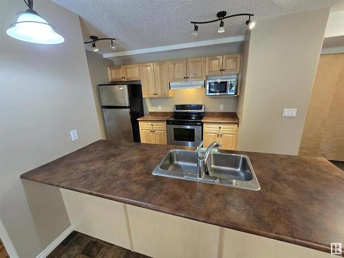 2104 901 16 Street, Cold Lake, AB - Indoor Photo Showing Kitchen With Double Sink