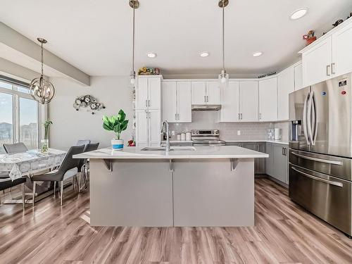 4631 175 Avenue, Edmonton, AB - Indoor Photo Showing Kitchen With Stainless Steel Kitchen With Double Sink With Upgraded Kitchen