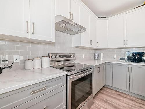 4631 175 Avenue, Edmonton, AB - Indoor Photo Showing Kitchen