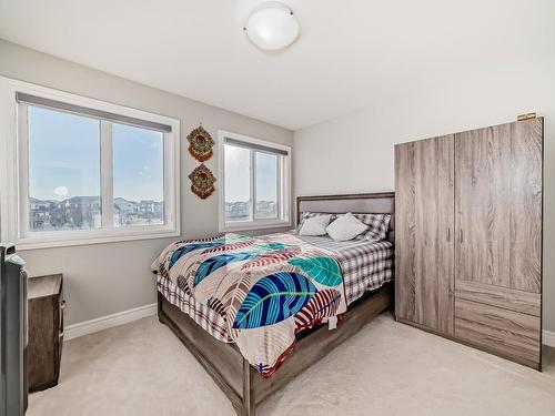 4631 175 Avenue, Edmonton, AB - Indoor Photo Showing Bedroom