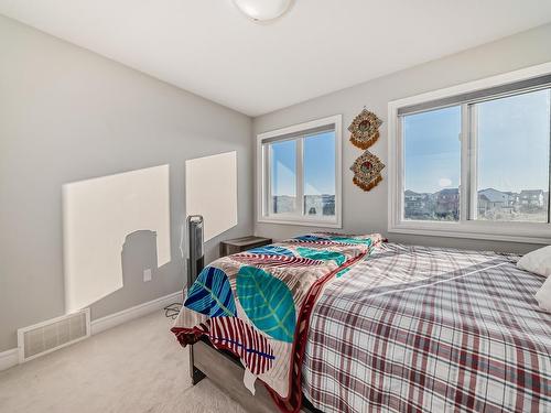 4631 175 Avenue, Edmonton, AB - Indoor Photo Showing Bedroom