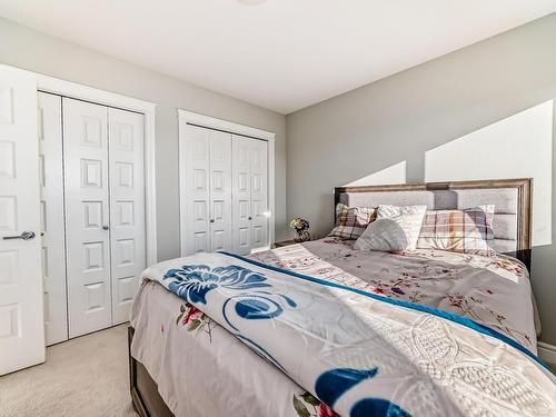 4631 175 Avenue, Edmonton, AB - Indoor Photo Showing Bedroom