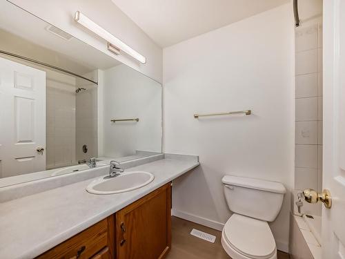 1052 Jones Crescent, Edmonton, AB - Indoor Photo Showing Bathroom