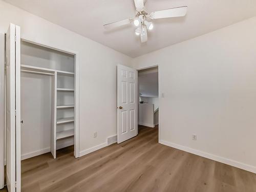 1052 Jones Crescent, Edmonton, AB - Indoor Photo Showing Other Room