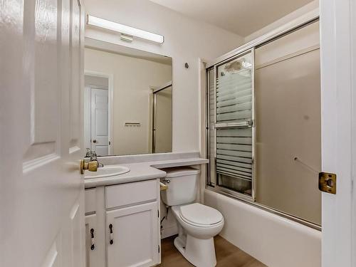 1052 Jones Crescent, Edmonton, AB - Indoor Photo Showing Bathroom