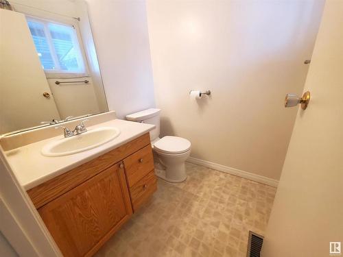 3582 42 Street Nw, Edmonton, AB - Indoor Photo Showing Bathroom