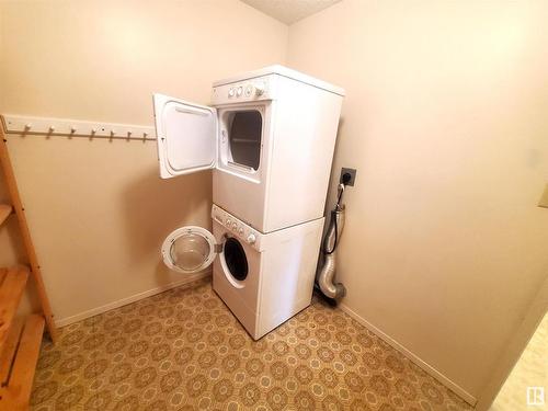 3582 42 Street Nw, Edmonton, AB - Indoor Photo Showing Laundry Room