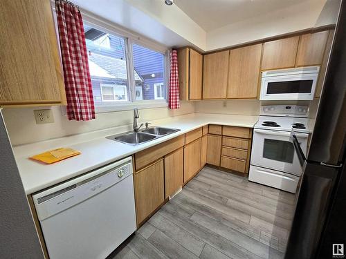 3582 42 Street Nw, Edmonton, AB - Indoor Photo Showing Kitchen With Double Sink