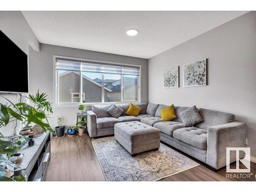 9621 230 Street, Edmonton, AB - Indoor Photo Showing Living Room