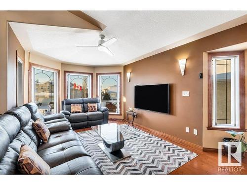 16105 73A Street, Edmonton, AB - Indoor Photo Showing Living Room