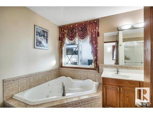 16105 73A Street, Edmonton, AB - Indoor Photo Showing Bathroom