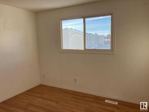 11472 139 Avenue, Edmonton, AB - Indoor Photo Showing Other Room