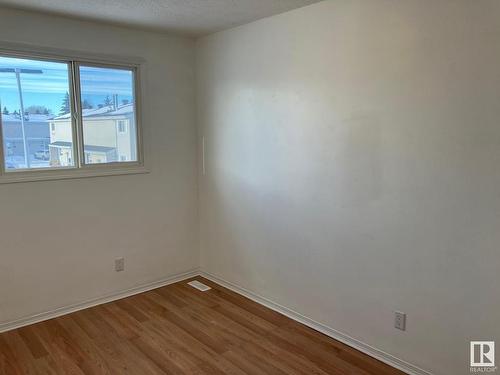 11472 139 Avenue, Edmonton, AB - Indoor Photo Showing Other Room