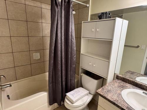 Edmonton, AB - Indoor Photo Showing Bathroom