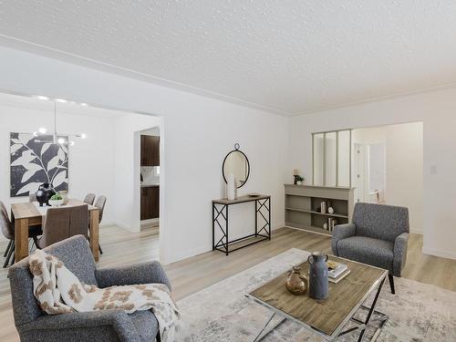 10403 65 Avenue, Edmonton, AB - Indoor Photo Showing Living Room