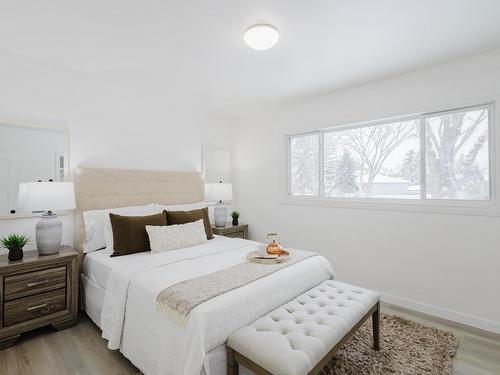 10403 65 Avenue, Edmonton, AB - Indoor Photo Showing Bedroom