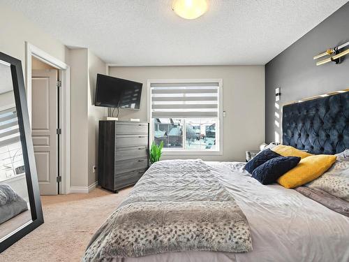 16827 51 Street Nw, Edmonton, AB - Indoor Photo Showing Bedroom