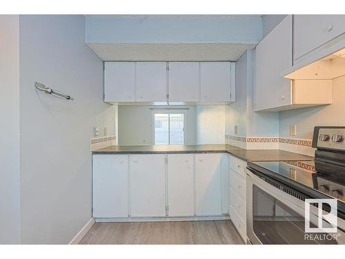 41 16541 100 Street, Edmonton, AB - Indoor Photo Showing Kitchen