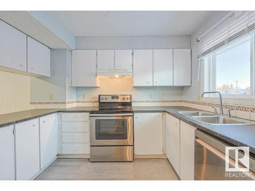 41 16541 100 Street, Edmonton, AB - Indoor Photo Showing Kitchen With Double Sink