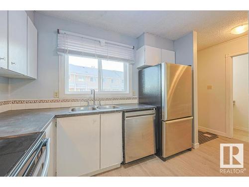 41 16541 100 Street, Edmonton, AB - Indoor Photo Showing Kitchen With Double Sink