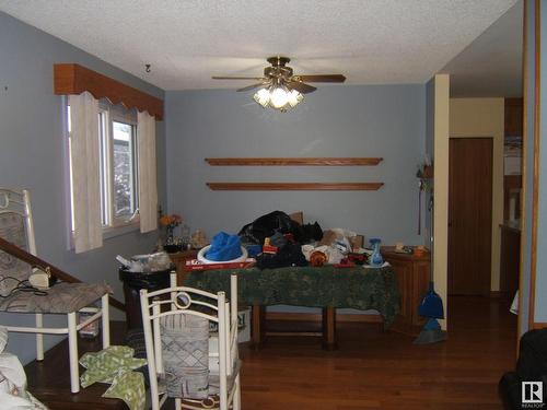 4221 50 Street, Vegreville, AB - Indoor Photo Showing Bedroom