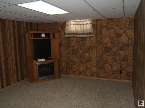 4221 50 Street, Vegreville, AB - Indoor Photo Showing Other Room