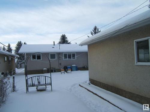 4221 50 Street, Vegreville, AB - Outdoor With Exterior