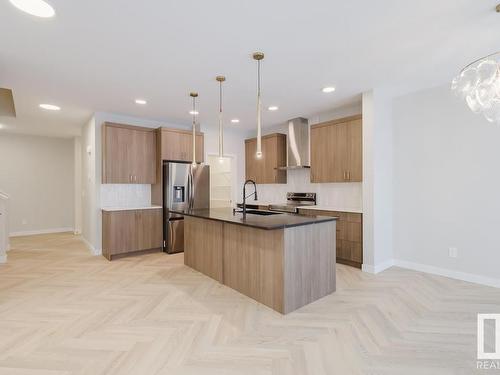 95 Chambery Crescent, St. Albert, AB - Indoor Photo Showing Kitchen With Stainless Steel Kitchen With Upgraded Kitchen