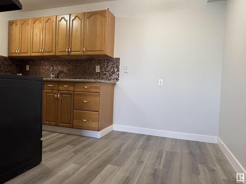 Edmonton, AB - Indoor Photo Showing Kitchen