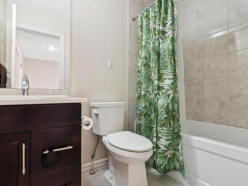 2439 18 Avenue, Edmonton, AB - Indoor Photo Showing Bathroom