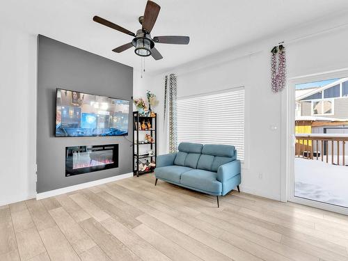 3720 4 Street, Edmonton, AB - Indoor Photo Showing Living Room