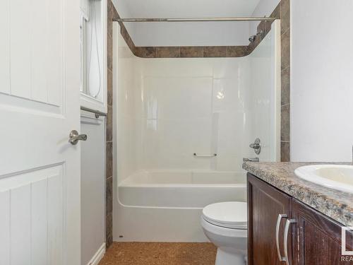 128 5420 Grant Macewan Blvd, Leduc, AB - Indoor Photo Showing Bathroom