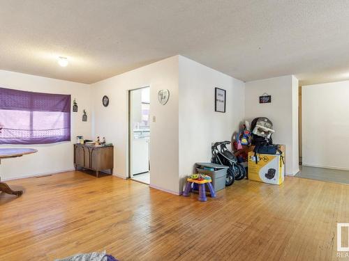 11026 150 Street, Edmonton, AB - Indoor