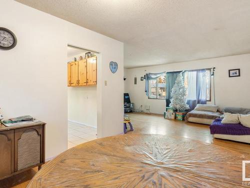 11026 150 Street, Edmonton, AB - Indoor