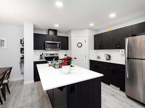 23 1005 Graydon Hill Boulevard, Edmonton, AB - Indoor Photo Showing Kitchen With Stainless Steel Kitchen With Upgraded Kitchen