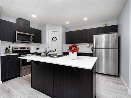 23 1005 Graydon Hill Boulevard, Edmonton, AB - Indoor Photo Showing Kitchen With Stainless Steel Kitchen With Double Sink With Upgraded Kitchen