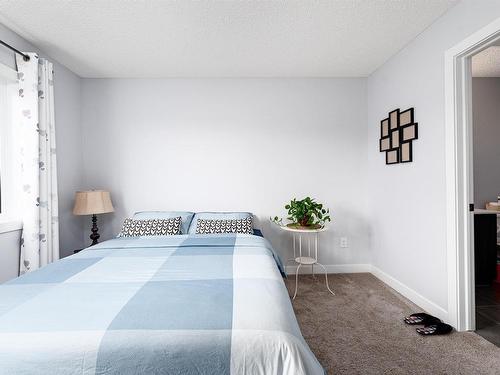 23 1005 Graydon Hill Boulevard, Edmonton, AB - Indoor Photo Showing Bedroom