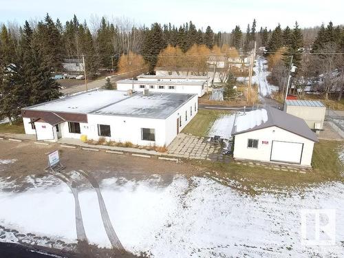 10 2 Avenue, Winfield, AB 