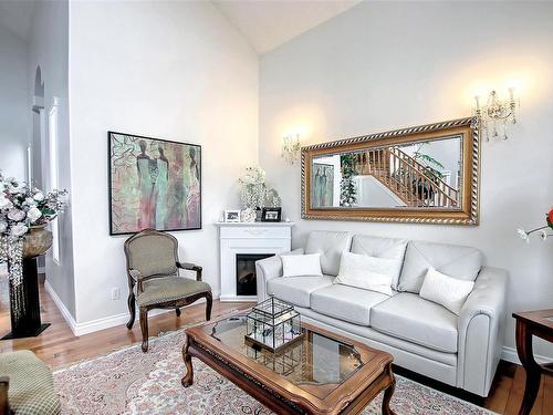 329 Heath Road, Edmonton, AB - Indoor Photo Showing Living Room With Fireplace