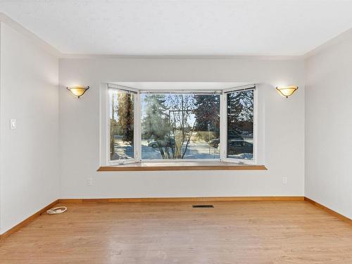 10814 51 Avenue, Edmonton, AB - Indoor Photo Showing Other Room