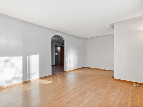 10814 51 Avenue, Edmonton, AB - Indoor Photo Showing Other Room