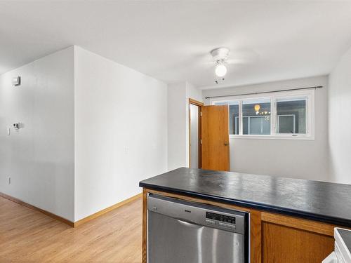 10814 51 Avenue, Edmonton, AB - Indoor Photo Showing Kitchen