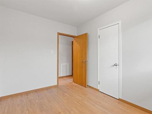 10814 51 Avenue, Edmonton, AB - Indoor Photo Showing Other Room