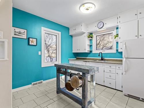 9608 74 Avenue, Edmonton, AB - Indoor Photo Showing Kitchen