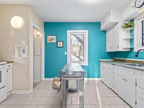 9608 74 Avenue, Edmonton, AB - Indoor Photo Showing Kitchen