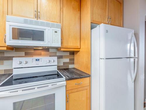 16503 79A Avenue, Edmonton, AB - Indoor Photo Showing Kitchen