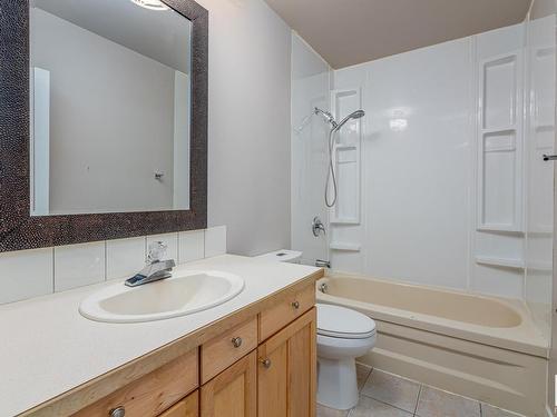 16503 79A Avenue, Edmonton, AB - Indoor Photo Showing Bathroom